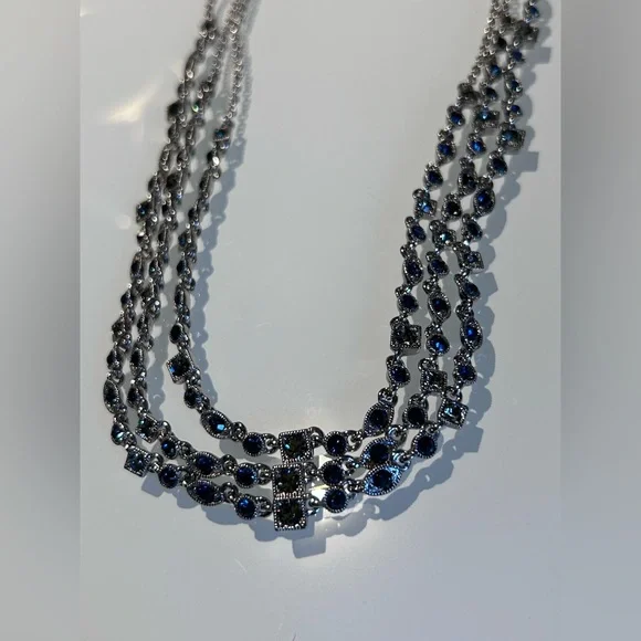 Givenchy layered necklace - Picture 4 of 10